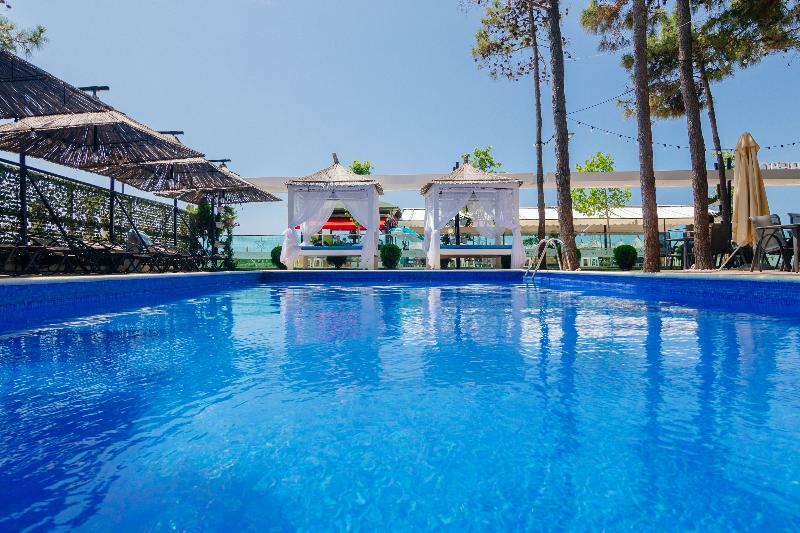 Akileda Hotel Durres Bagian luar foto